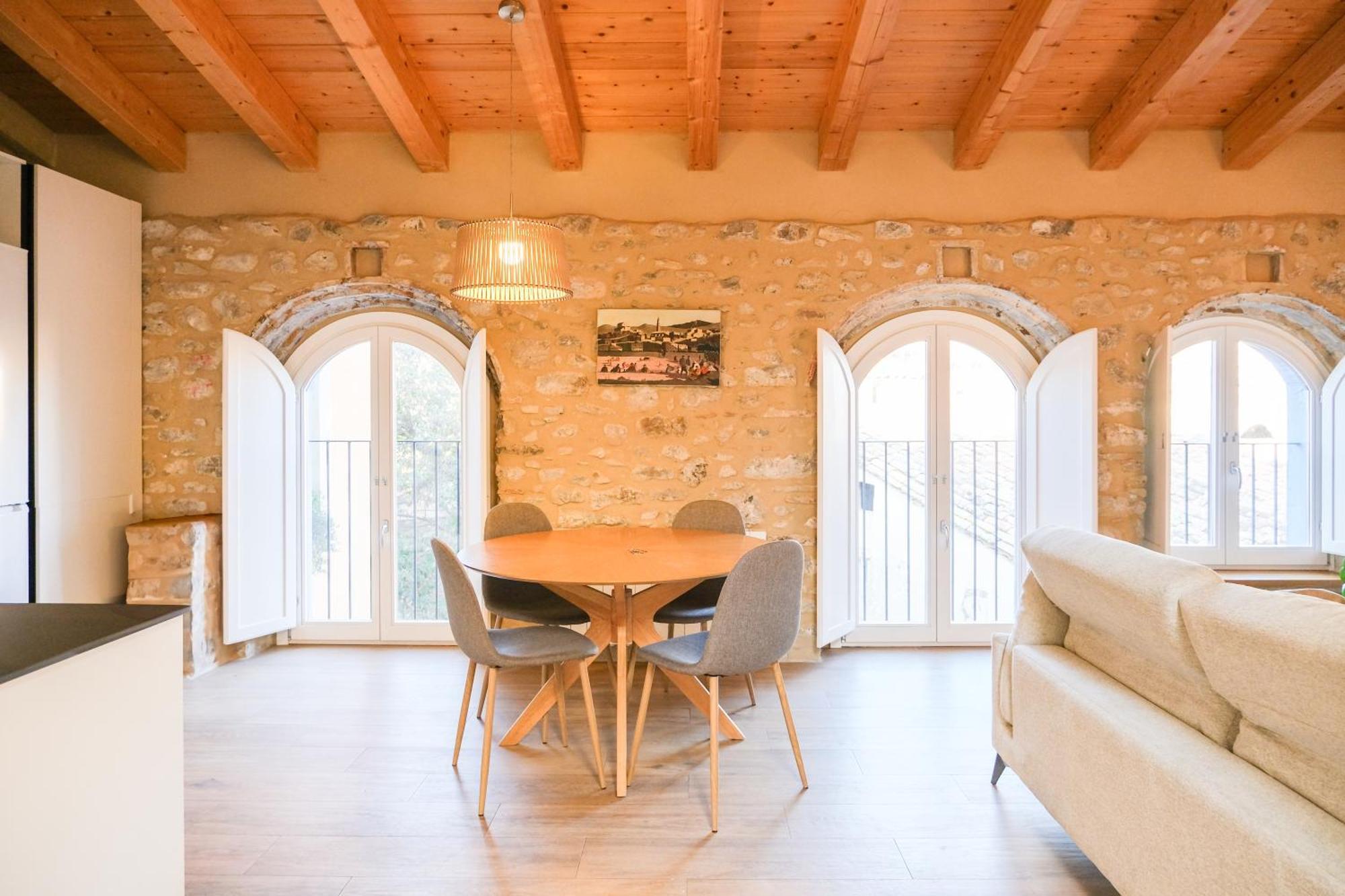 Ganganell Atic Apartamento Con Terraza En Besalú Eksteriør billede