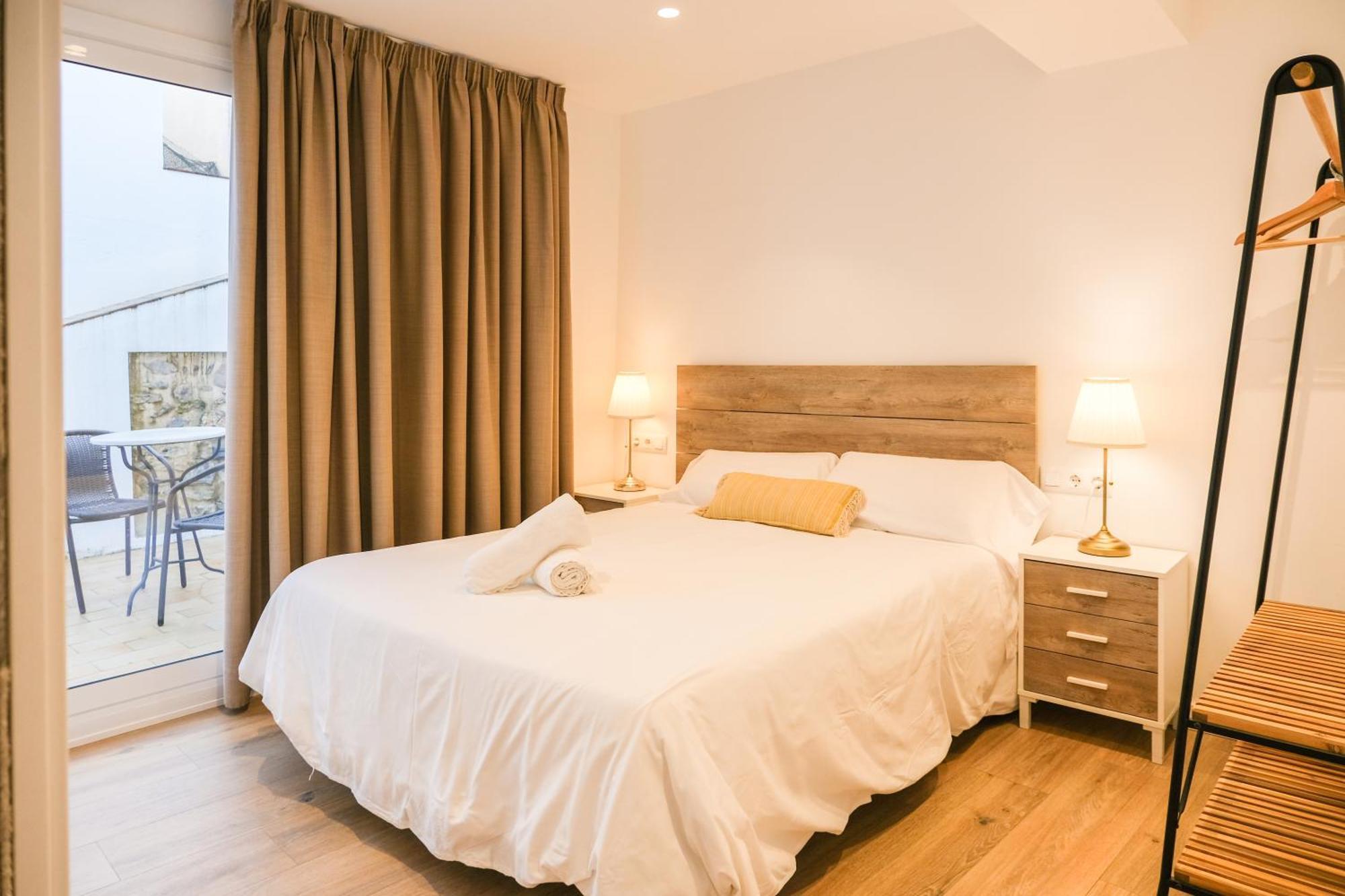 Ganganell Atic Apartamento Con Terraza En Besalú Eksteriør billede