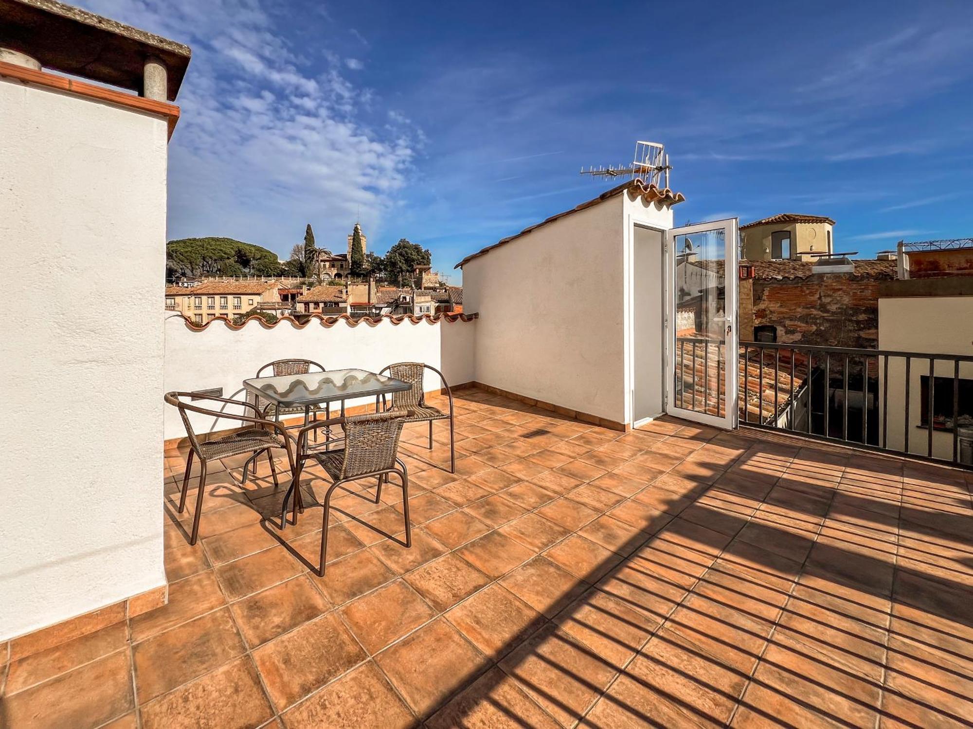 Ganganell Atic Apartamento Con Terraza En Besalú Eksteriør billede